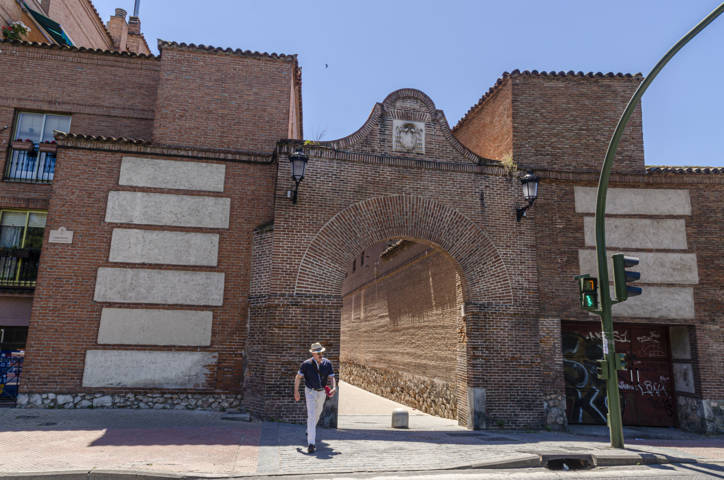 39 - Comunidad de Madrid - Alcala de Henares - Arco de San Bernardo